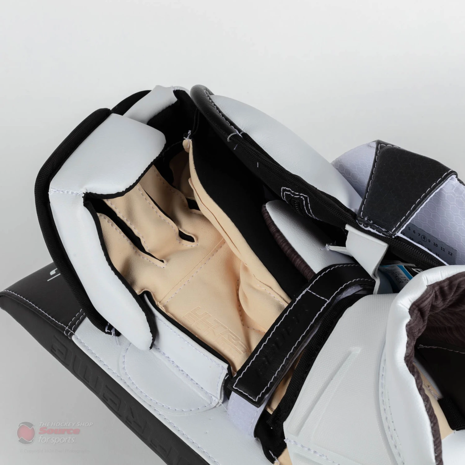 Bauer Supreme UltraSonic Senior Goalie Blocker 6 Bauer Supreme UltraSonic Senior Goalie Blocker - Image 6