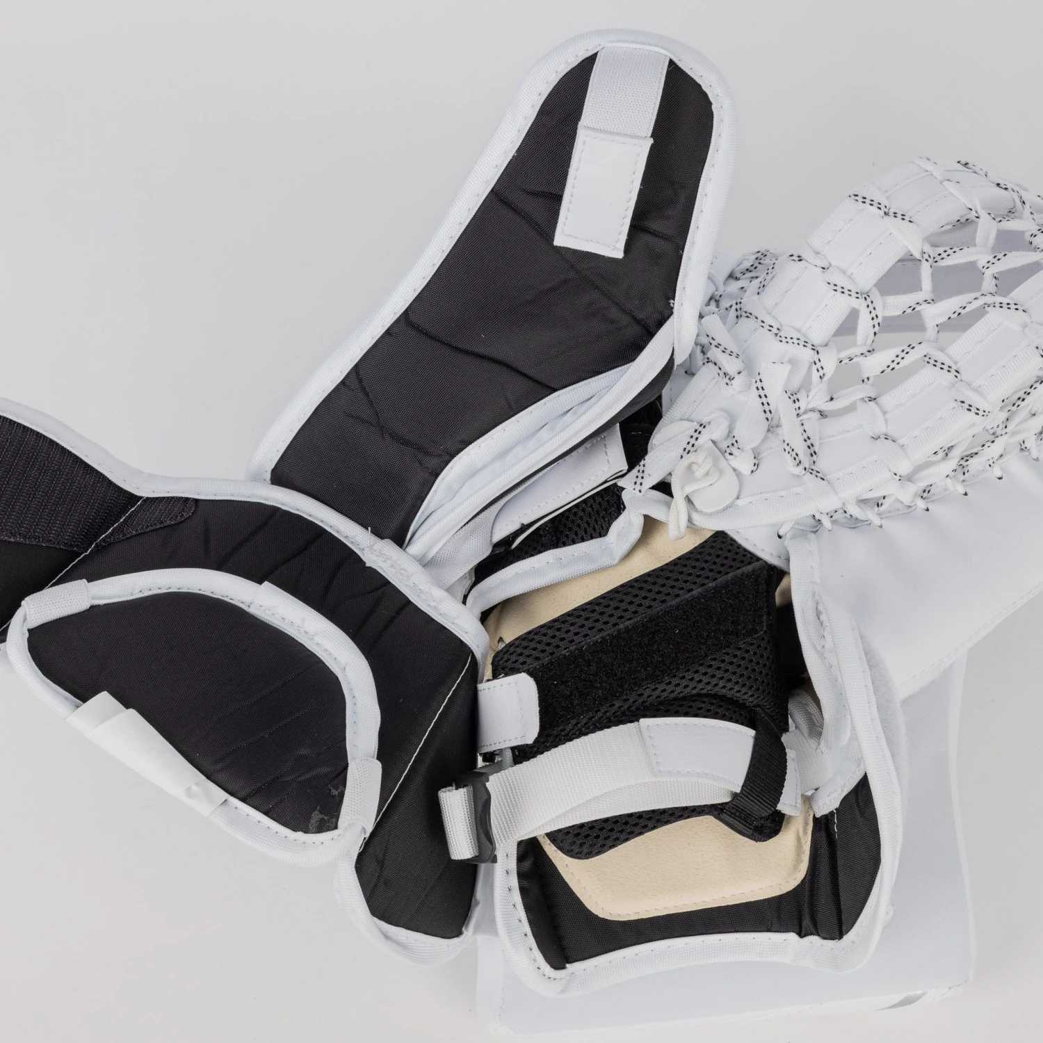 Bauer GSX Senior Goalie Catcher S23 6 Bauer GSX Senior Goalie Catcher S23 - Image 6