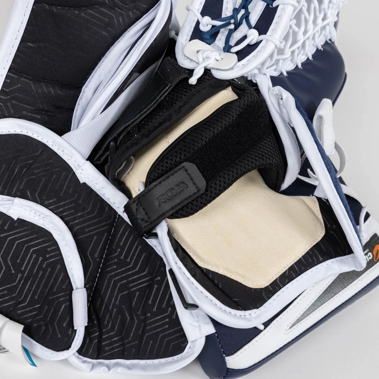 Bauer Supreme M5 Pro Intermediate Goalie Catcher 9 Bauer Supreme M5 Pro Intermediate Goalie Catcher - Image 9