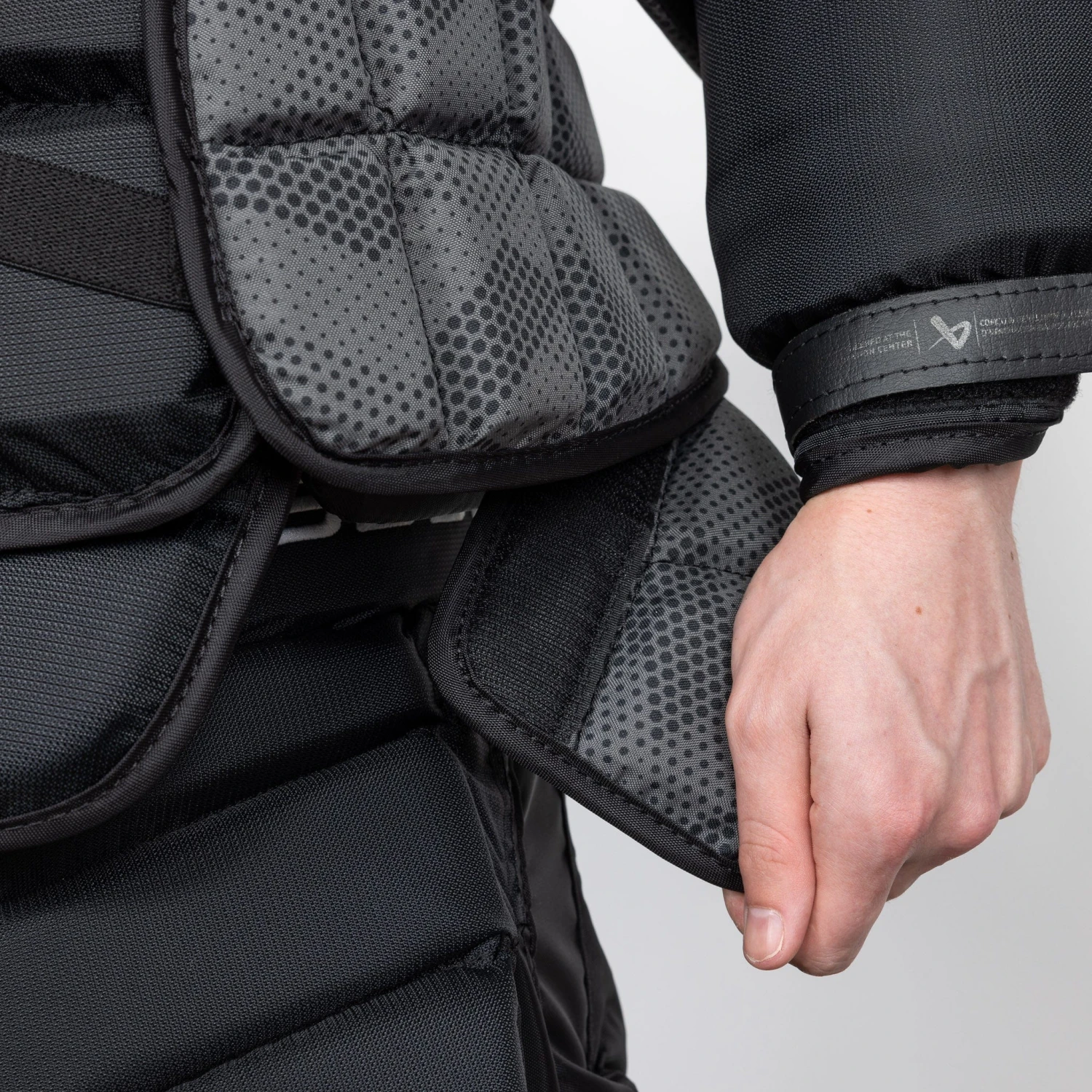 Bauer Elite Senior Chest & Arm Protector S23 15 Bauer Elite Senior Chest & Arm Protector S23 - Image 15