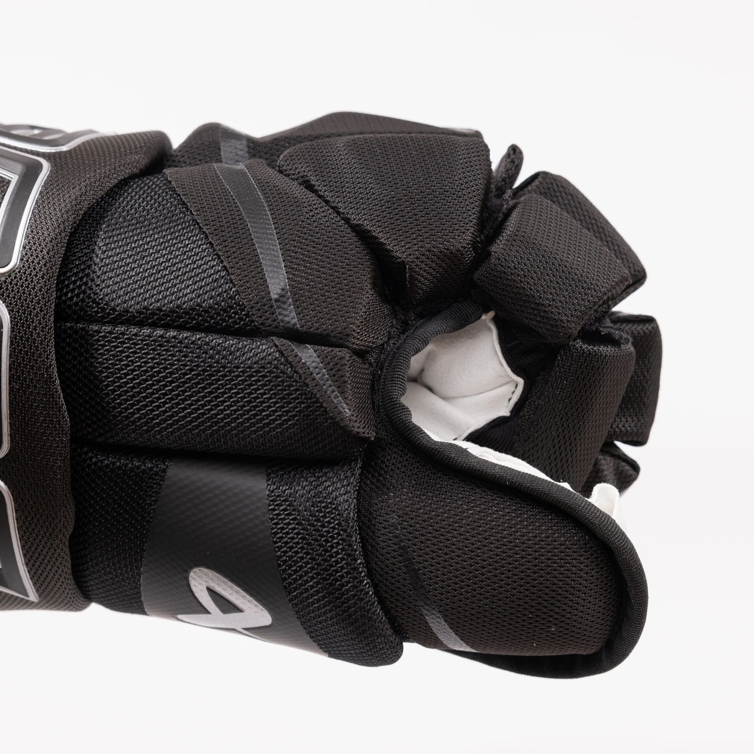 Bauer Vapor Hyperlite Intermediate Hockey Gloves 7 Bauer Vapor Hyperlite Intermediate Hockey Gloves - Image 7