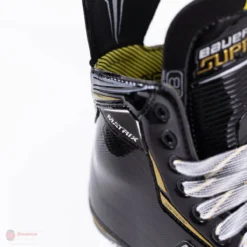 Bauer Supreme Matrix Senior Hockey Skates (2018) -Bauer bauer hockey skates bauer supreme matrix senior hockey skates 2018 4566204907586