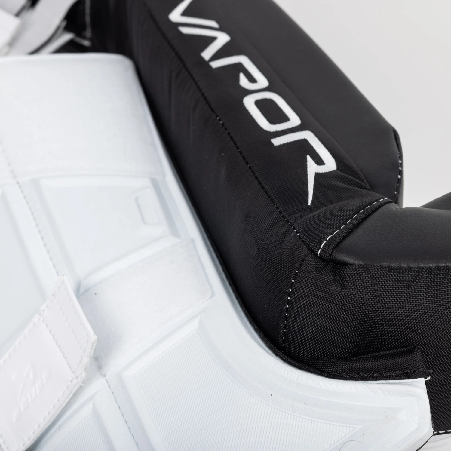 Bauer Vapor X5 Pro Senior Goalie Leg Pads 13 Bauer Vapor X5 Pro Senior Goalie Leg Pads - Image 13