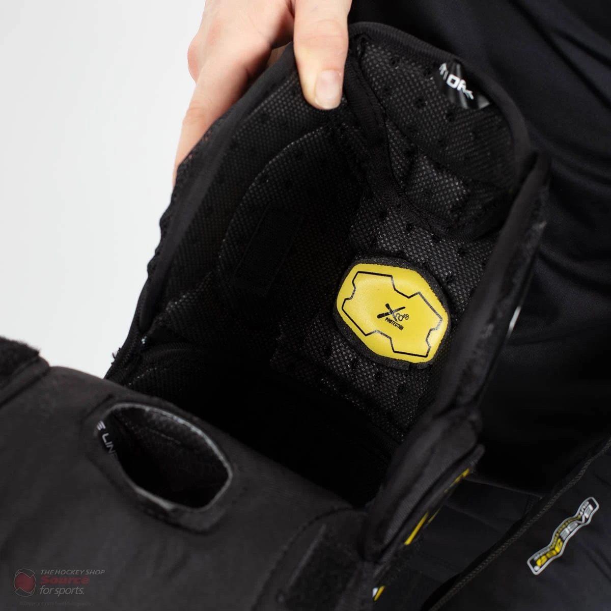 Bauer Supreme 2S Pro Junior Hockey Shin Guards 9 Bauer Supreme 2S Pro Junior Hockey Shin Guards - Image 9