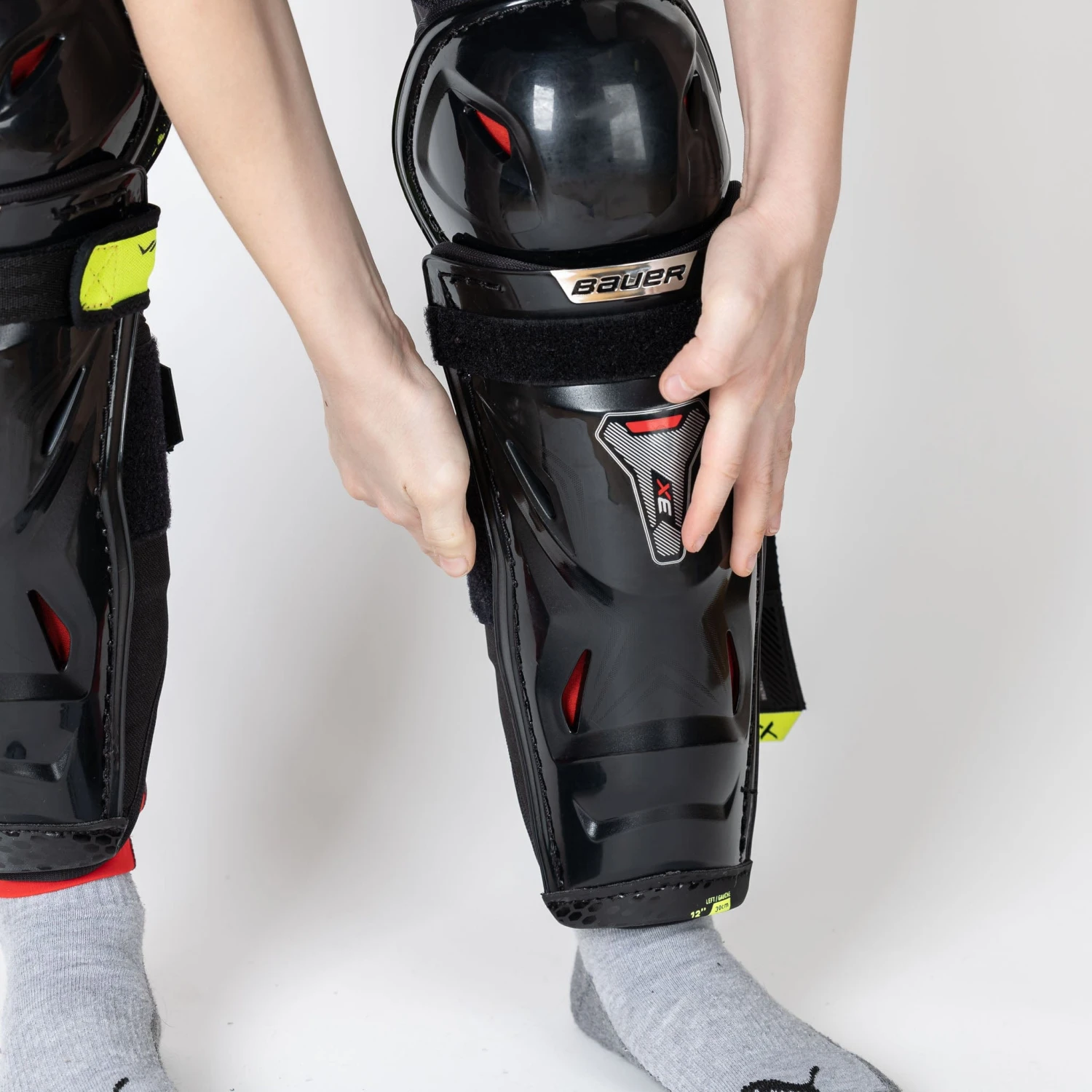 Bauer Vapor 3X Junior Hockey Shin Guards 4 Bauer Vapor 3X Junior Hockey Shin Guards - Image 4