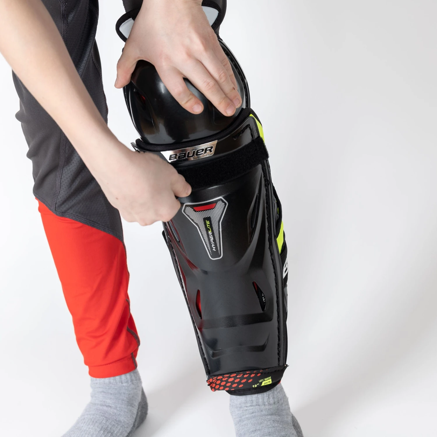 Bauer Vapor Hyperlite Junior Hockey Shin Guards 5 Bauer Vapor Hyperlite Junior Hockey Shin Guards - Image 5