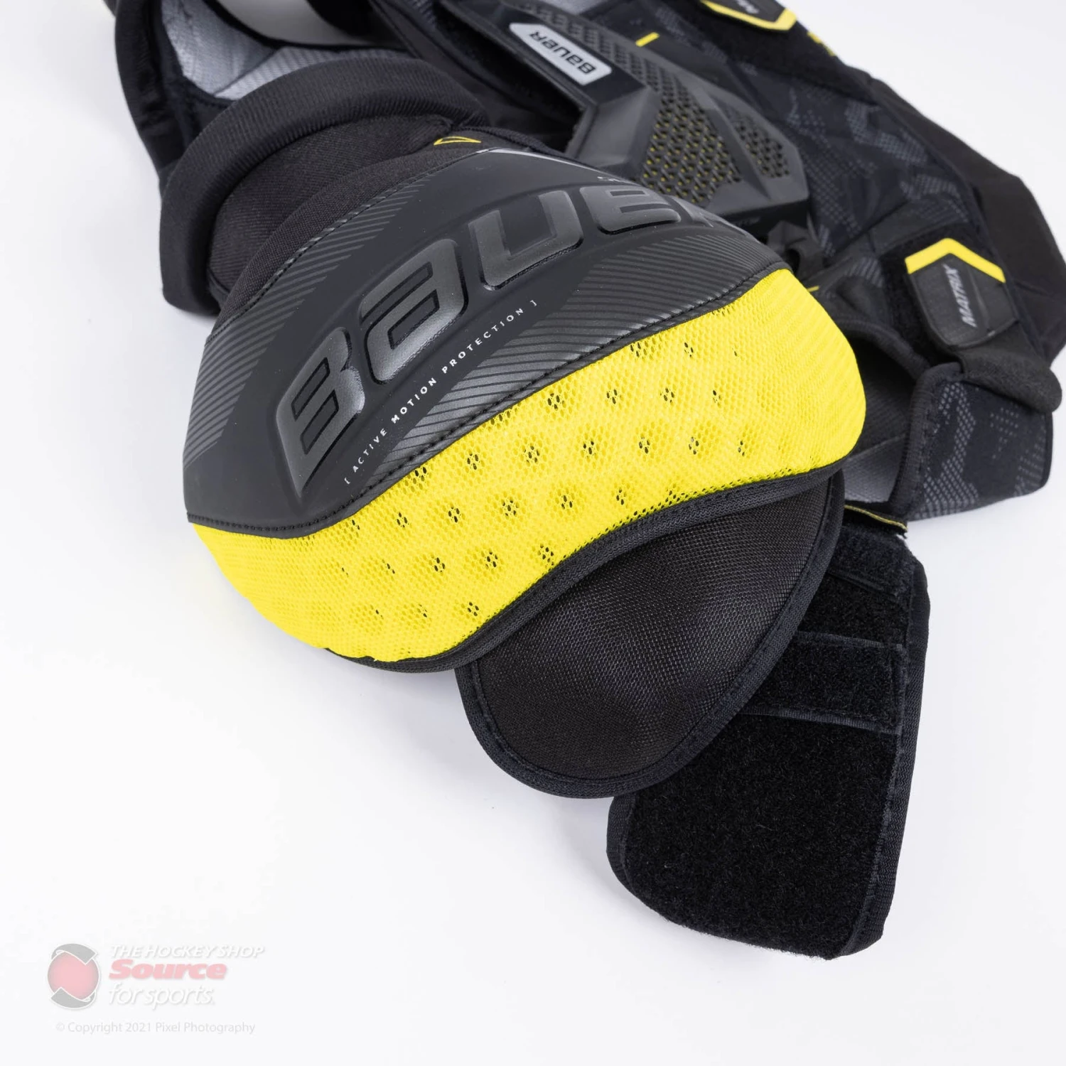 Bauer Supreme Matrix Intermediate Hockey Shoulder Pads (2021) 5 Bauer Supreme Matrix Intermediate Hockey Shoulder Pads (2021) - Image 5