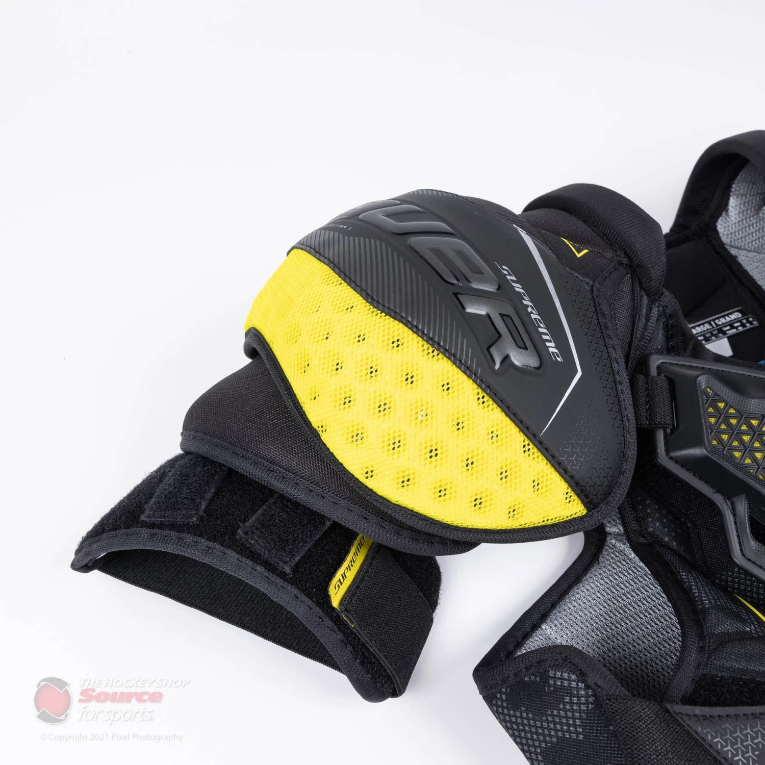 Bauer Supreme Matrix Intermediate Hockey Shoulder Pads (2021) 4 Bauer Supreme Matrix Intermediate Hockey Shoulder Pads (2021) - Image 4