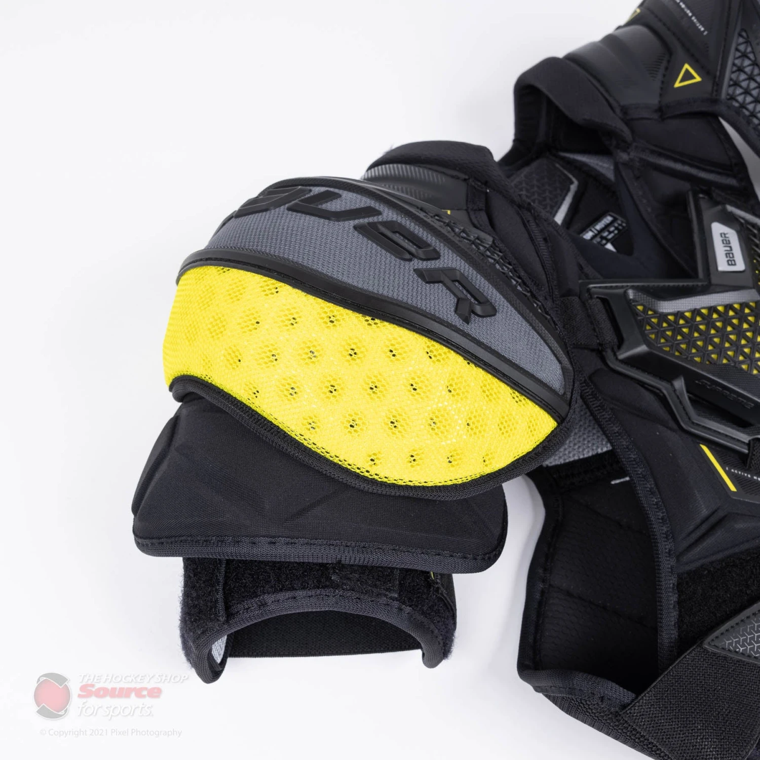 Bauer Supreme UltraSonic Intermediate Hockey Shoulder Pads 4 Bauer Supreme UltraSonic Intermediate Hockey Shoulder Pads - Image 4