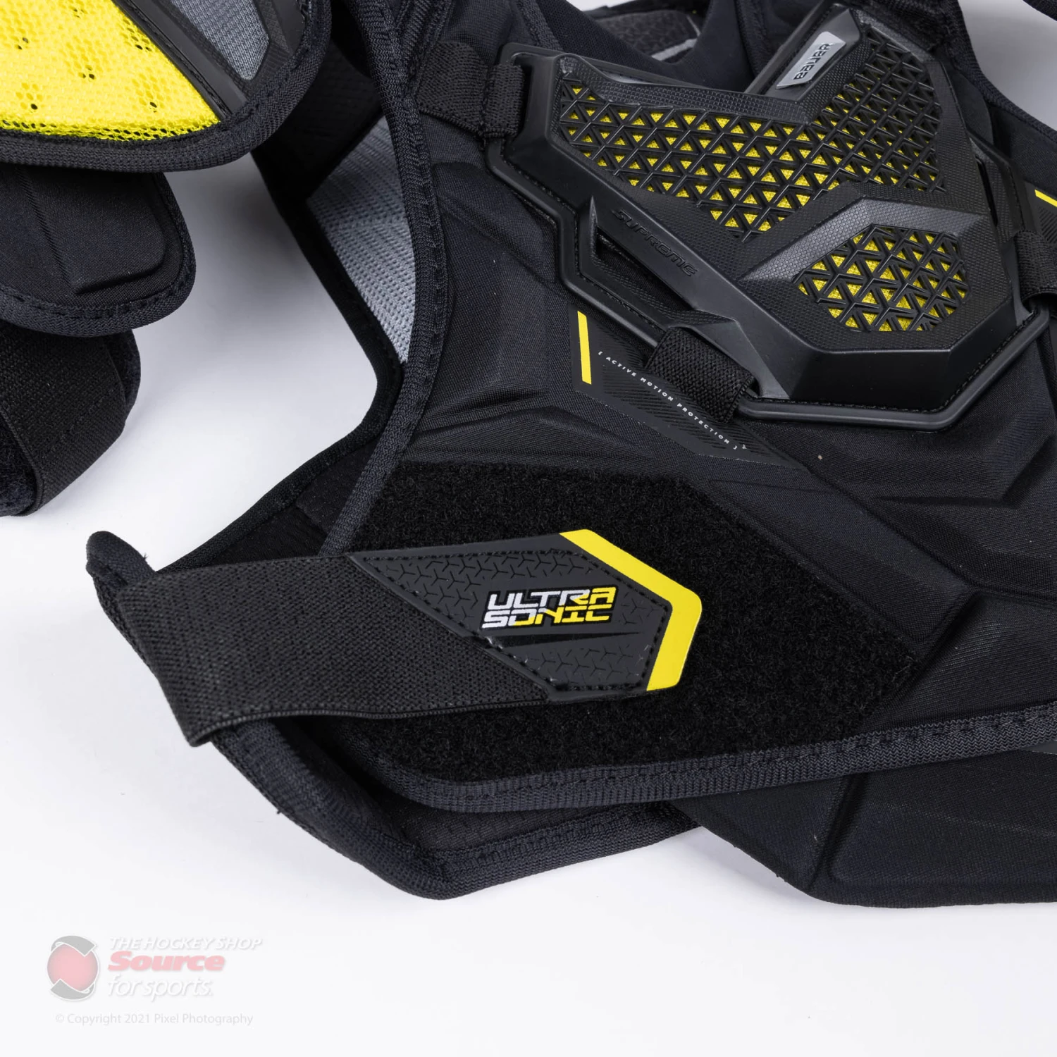Bauer Supreme UltraSonic Intermediate Hockey Shoulder Pads 2 Bauer Supreme UltraSonic Intermediate Hockey Shoulder Pads - Image 2