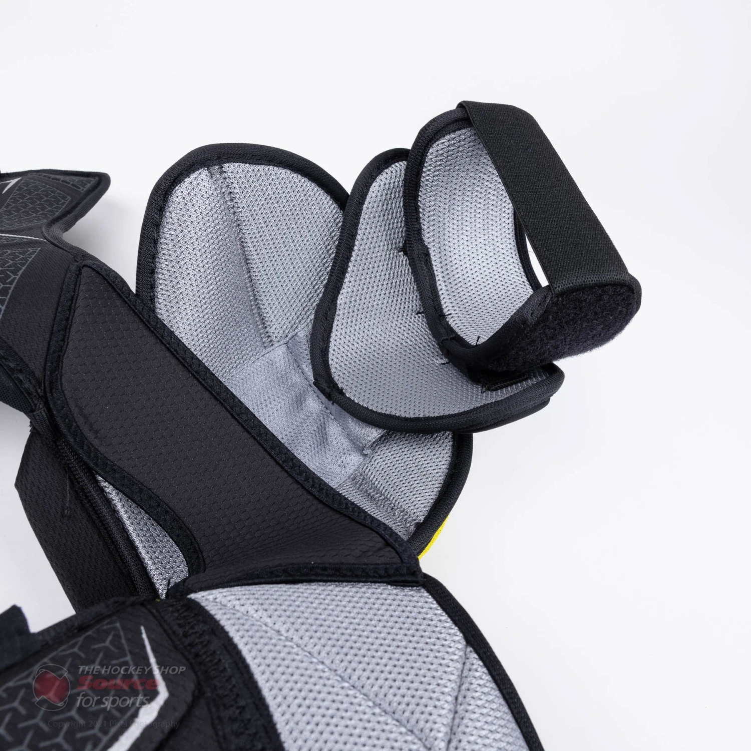 Bauer Supreme UltraSonic Intermediate Hockey Shoulder Pads 10 Bauer Supreme UltraSonic Intermediate Hockey Shoulder Pads - Image 10