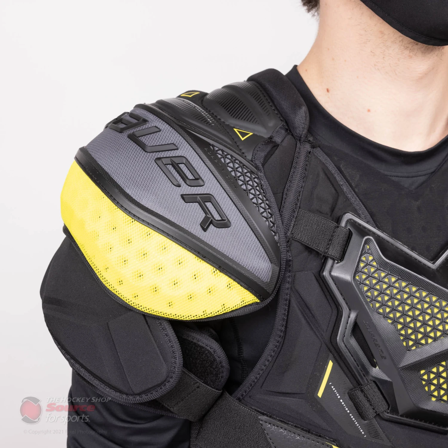 Bauer Supreme UltraSonic Senior Hockey Shoulder Pads 9 Bauer Supreme UltraSonic Senior Hockey Shoulder Pads - Image 9