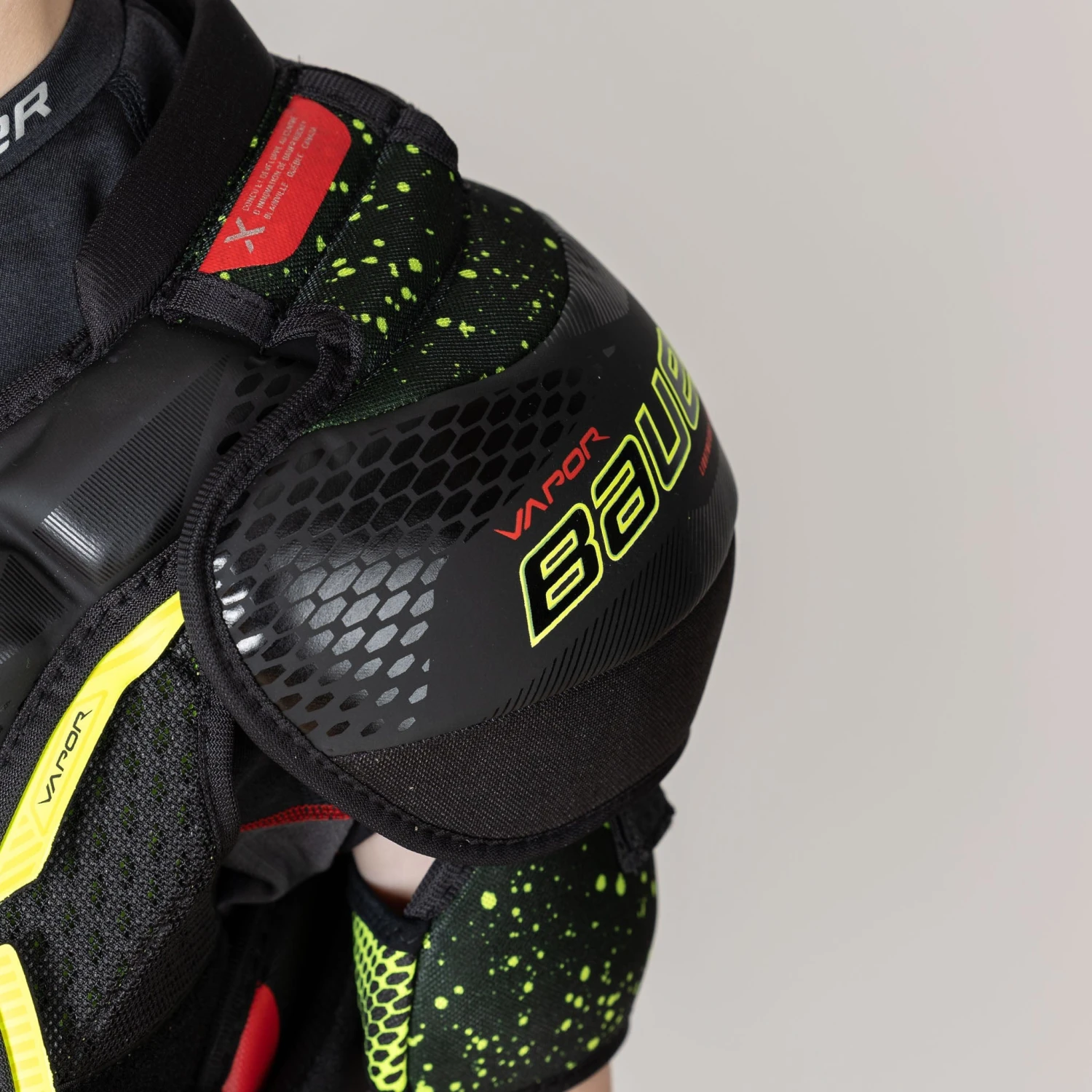 Bauer Vapor 3X Junior Hockey Shoulder Pads 8 Bauer Vapor 3X Junior Hockey Shoulder Pads - Image 8